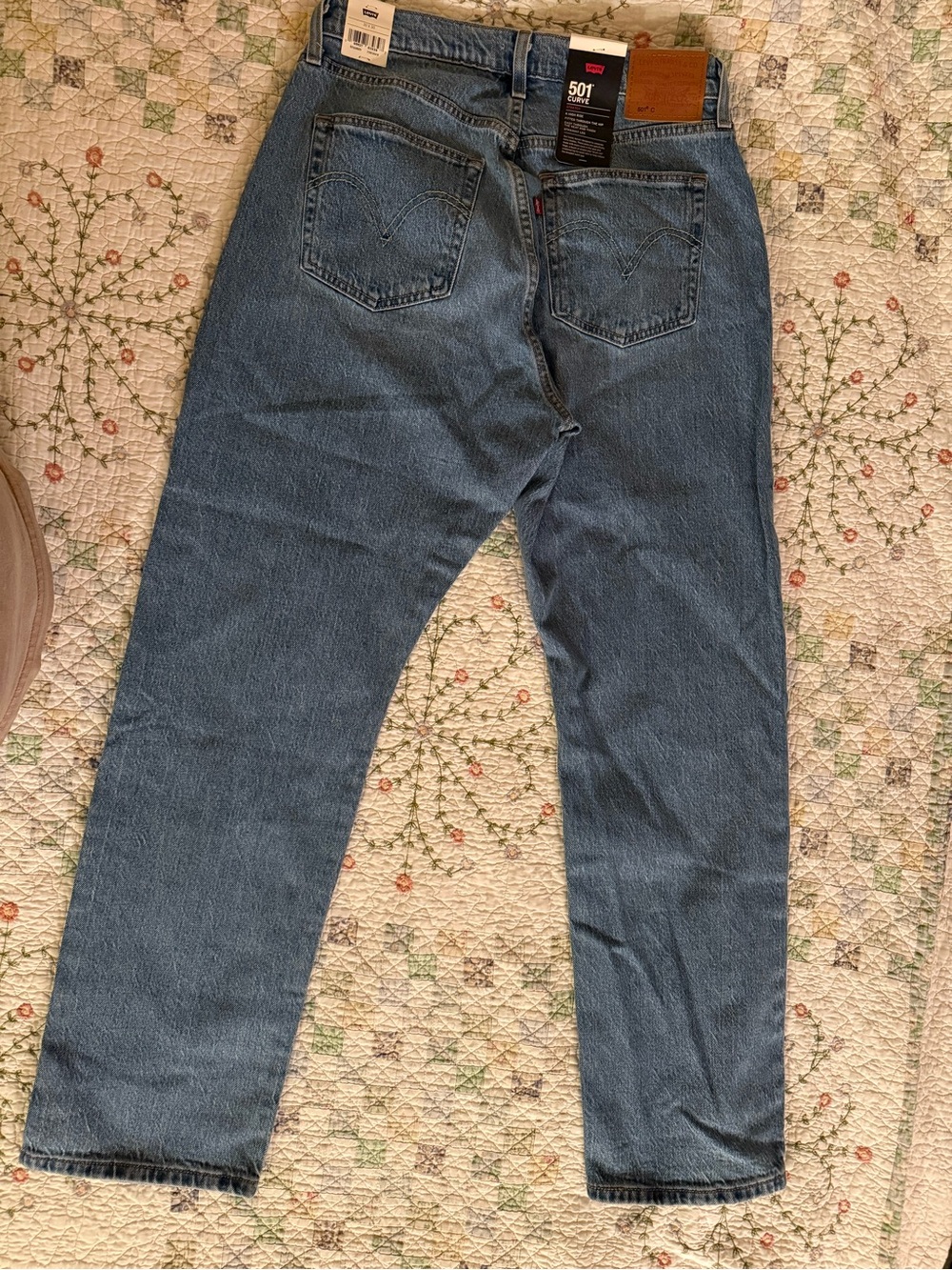 30x30 Levi's Light Blue 501® Curve High-Rise Jeans - Picture 6 of 10